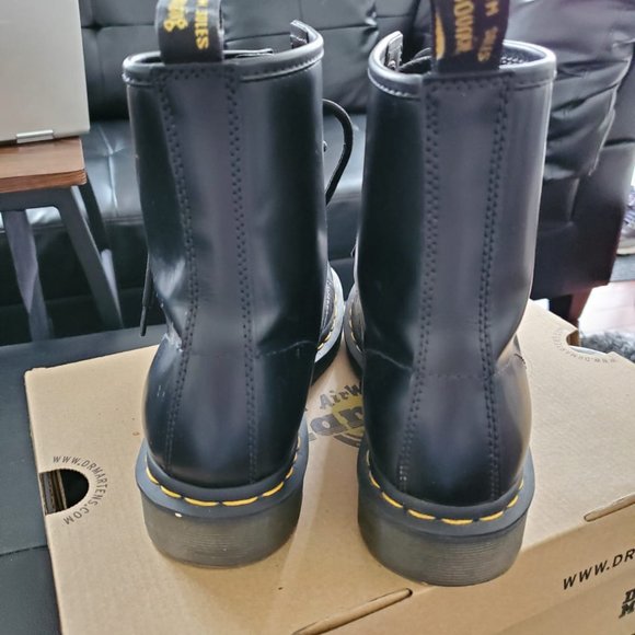 Dr. Martens Size 7 in Excellent Condition - Picture 3 of 5